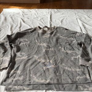 American Eagle Outfitters Gray Camouflage Sweatshirt